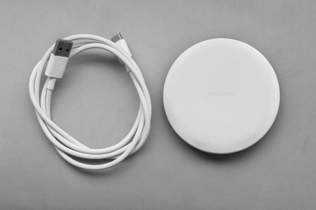 Huawei Wireless Quick Charger Review: Perfectly Complements Mate 20 Pro -  Smartprix Bytes