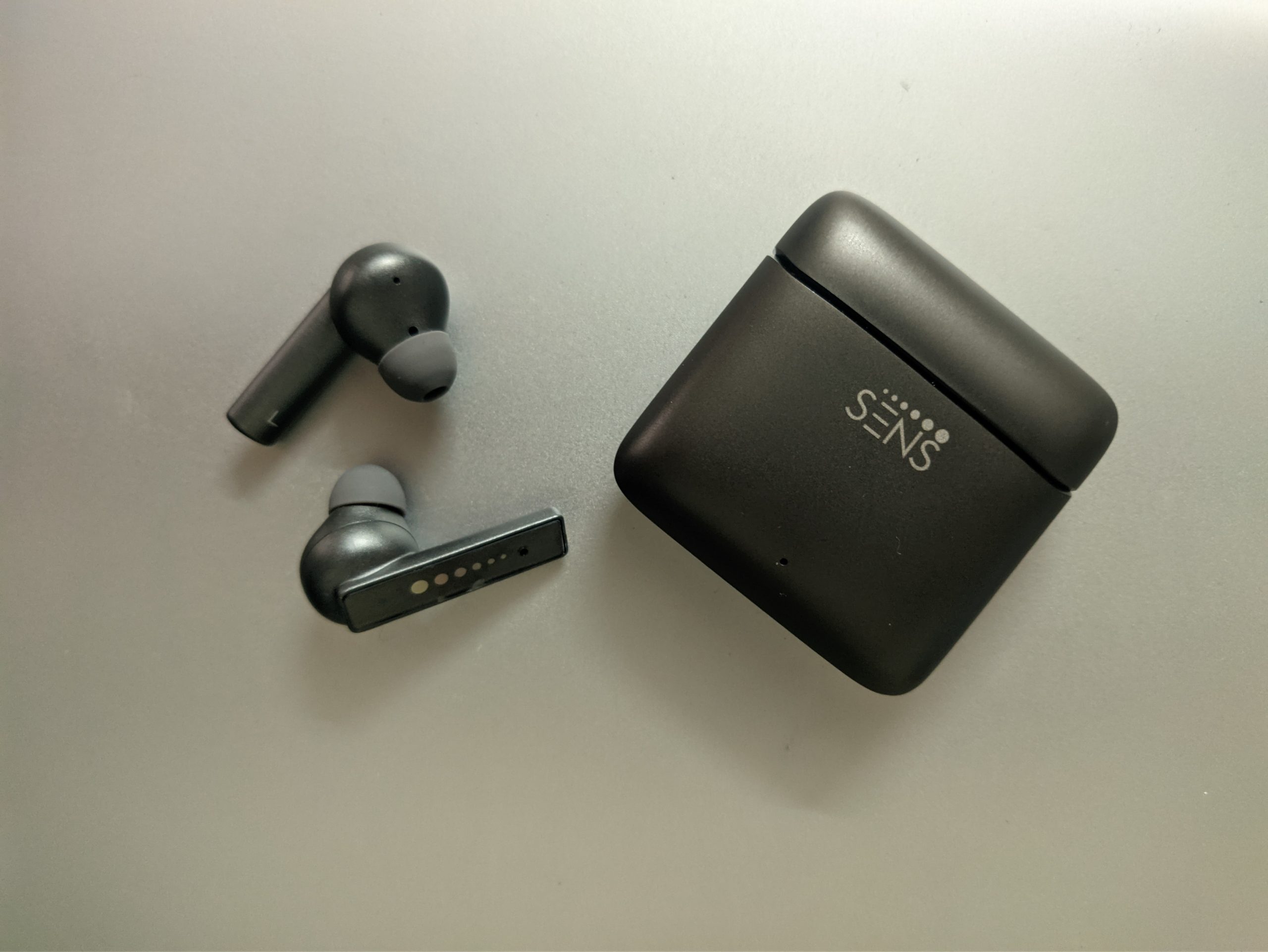 Xiaomi's new wireless earbuds bring high-end audio tech in a super-cool  marble design